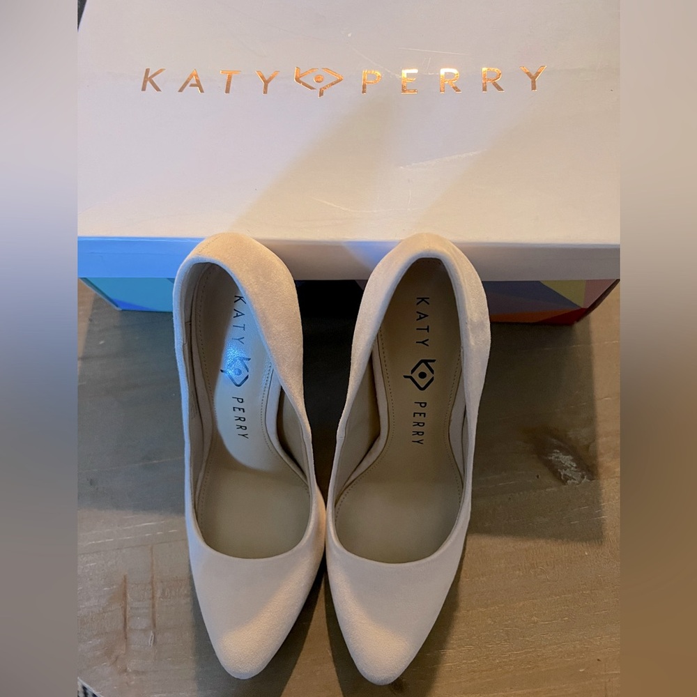Katy Perry - Microsuede Nude Heeds / Clear Heels